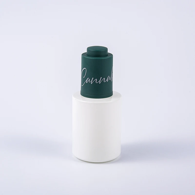 Botol serum kosmetik